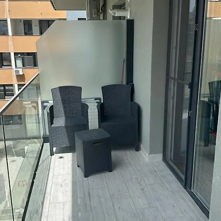 Kira - Signature Promenada *