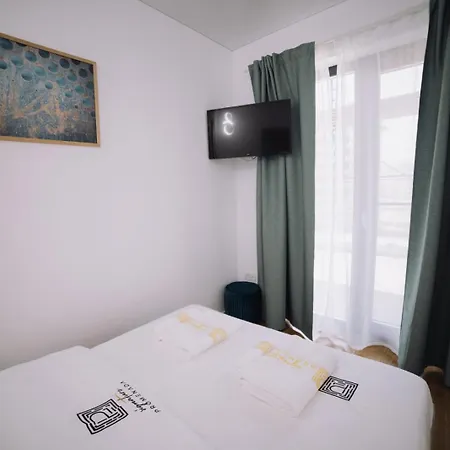 Kira - Signature Promenada *